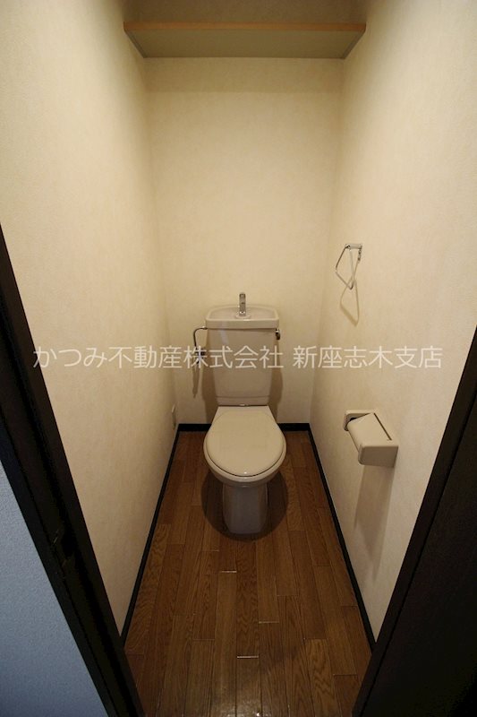 トイレ　広いトイレとなっております！！