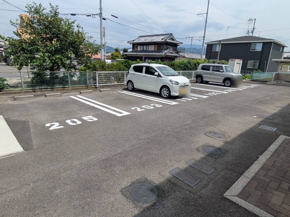 駐車場　駐車場