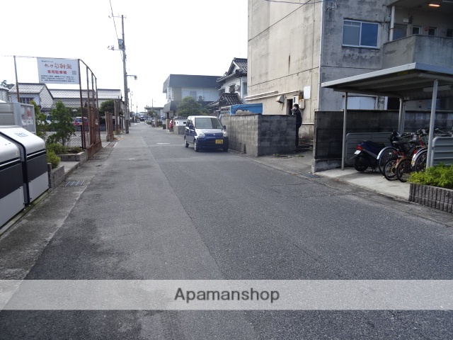その他　前面道路（その他）まで0m