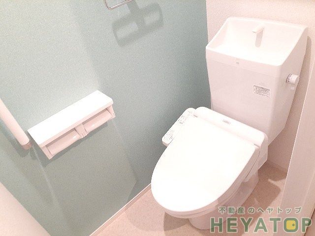 トイレ　温水洗浄便座（同仕様写真）