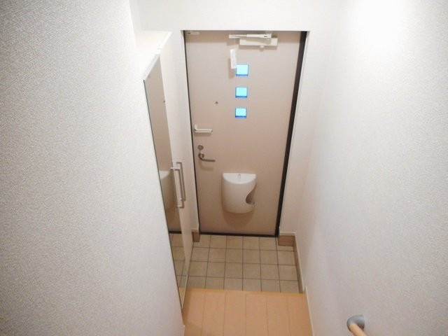 玄関　収納もある玄関です
