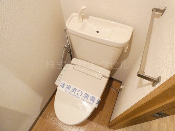 トイレ　温水洗浄便座付きのトイレ♪