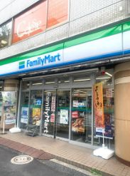 コンビニ　ファミリーマート天沼三丁目店（コンビニ）まで136m