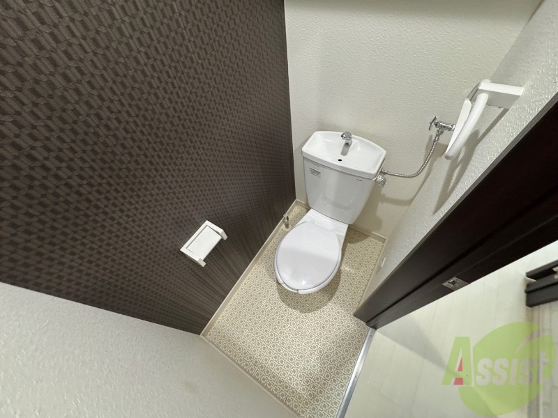 トイレ　こちらはトイレです。清潔感があり、安心して使用できます。