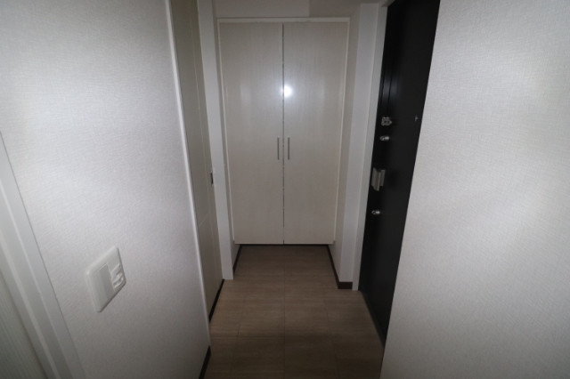 玄関　ゆとりある設計で、お客様を心地よく迎える玄関口。