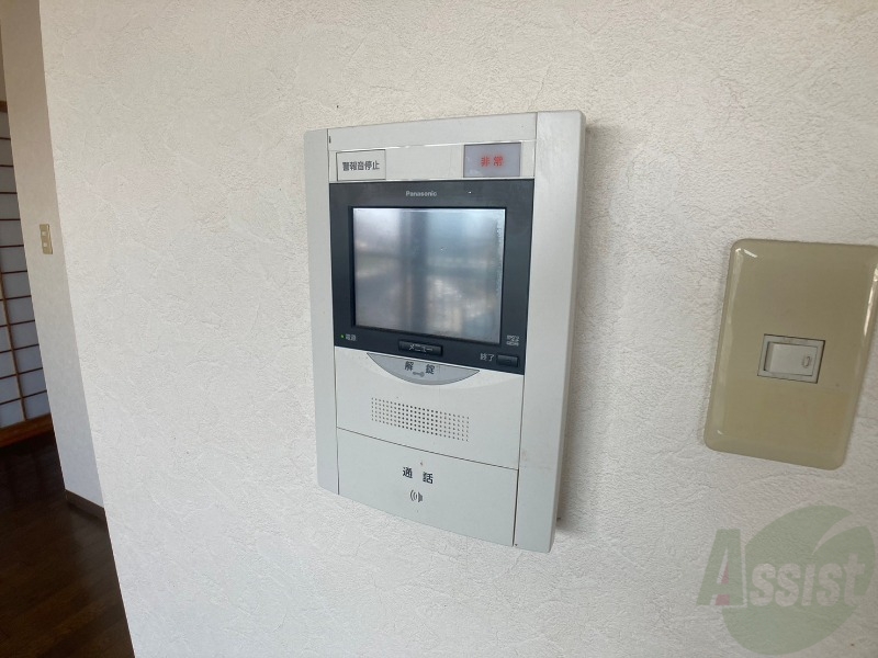 セキュリティ　ＴＶモニター付インターホンです。来客者の顔が見えるので安心！