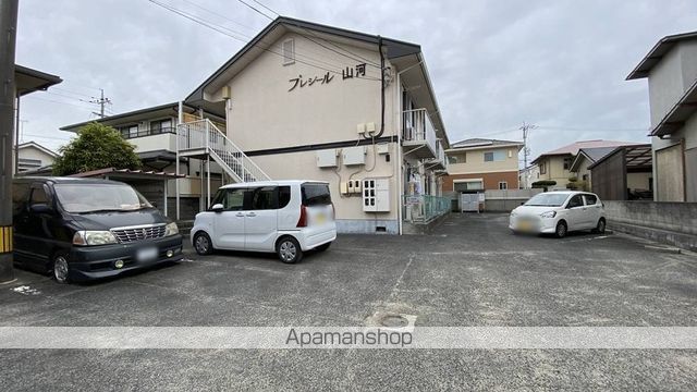 駐車場　駐車場
