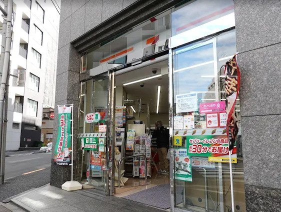 コンビニ　セブンイレブン中央区入船3丁目店（コンビニ）まで124m