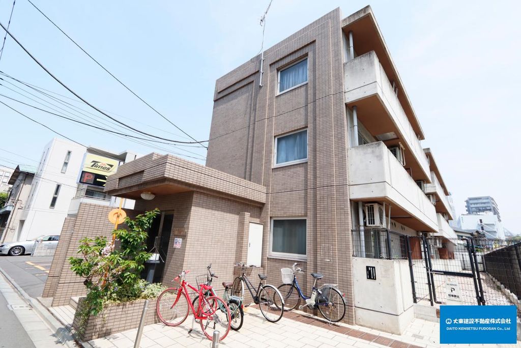建物外観　外観タイル張なので、耐火・耐久性に優れた外観です。