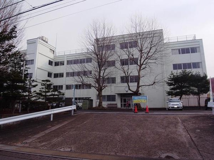 小学校　仙台市立長命ヶ丘小学校（小学校）まで735m