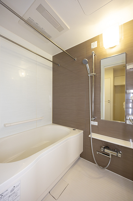 バス・シャワールーム　※写真は同タイプ住戸です。