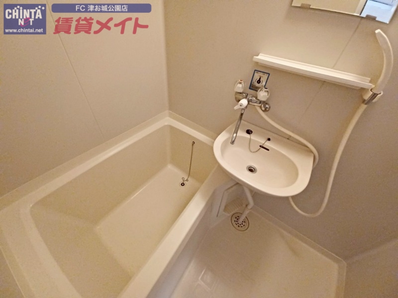 バス・シャワールーム　同型参考写真