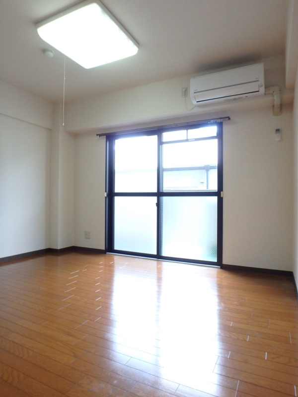 居室・リビング　南向きの明るいお部屋です！！