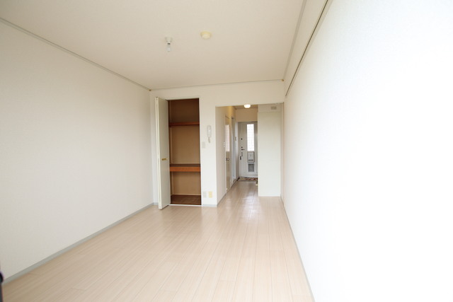 居室・リビング　南向きの明るいお部屋です♪