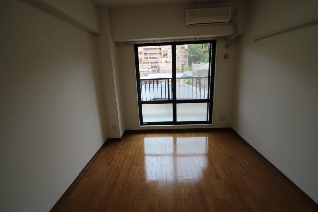 居室・リビング　※同建物ほかのお部屋の写真です。