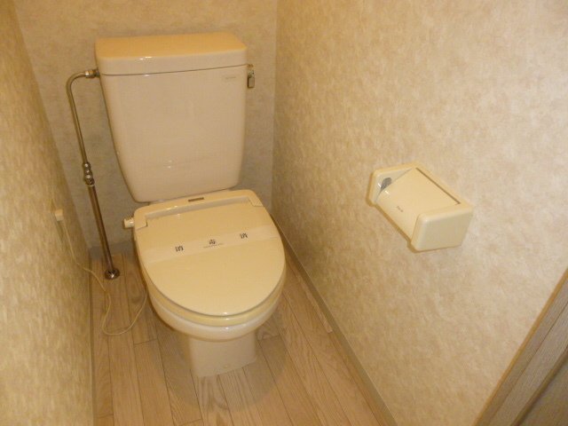 トイレ　落ち着いた色調のトイレです♪
