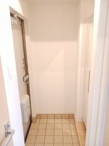 玄関　収納もある玄関です