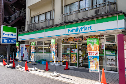 コンビニ　ファミリーマート 山王大森駅前店（コンビニ）まで127m