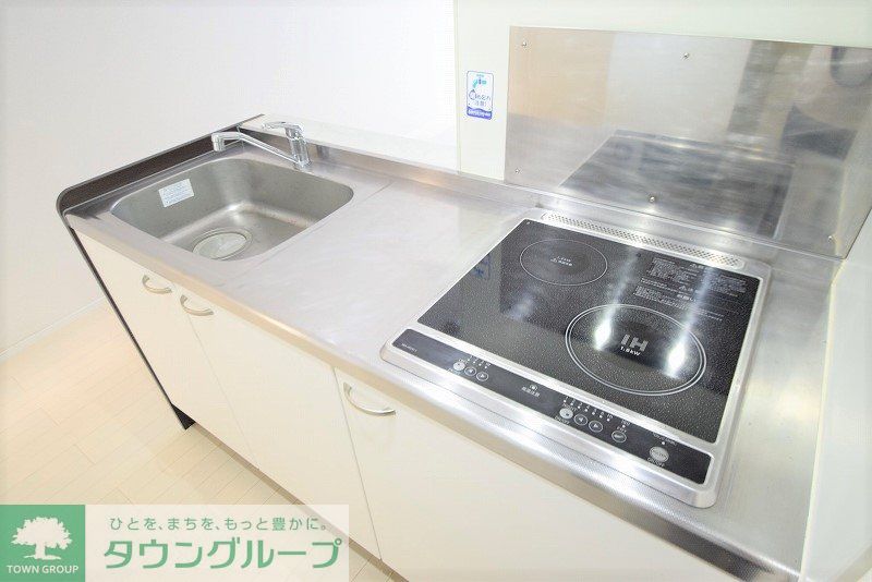 キッチン　仕様・設備は現況と異なる場合があります。現況優先。