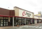 スーパー　遠鉄ストア初生店（スーパー）まで561m