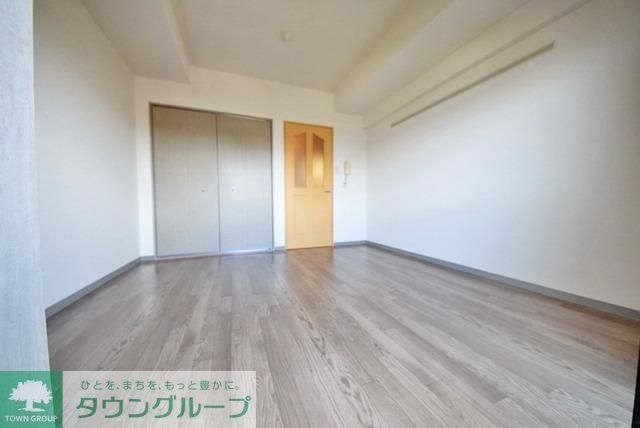 その他部屋・スペース　バルコ二ー側からのお部屋です