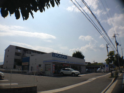 コンビニ　ローソン 久世殿城店（コンビニ）まで200m