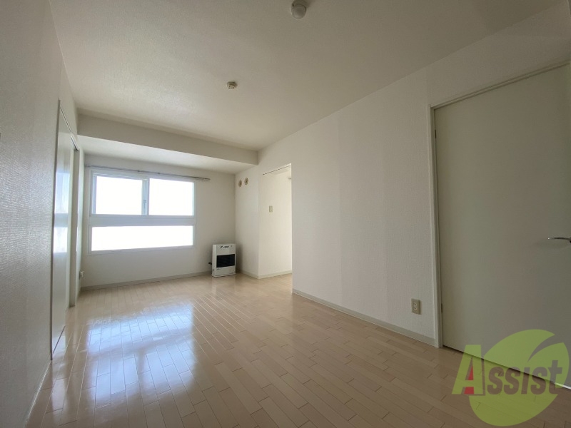 居室・リビング　広くてキレイなお部屋が広がっていて、充実した生活が送れそう。
