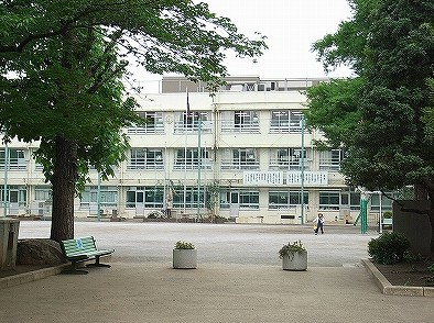 小学校　板橋第一小学校（小学校）まで350m