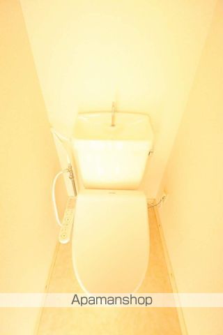 富山市 2階建 築36年のトイレ写真