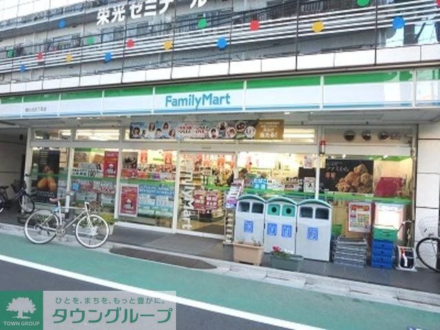コンビニ　ファミリーマート（コンビニ）まで421m
