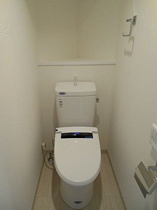 京王井の頭線 渋谷駅 徒歩7分 15階建 築14年のトイレ写真