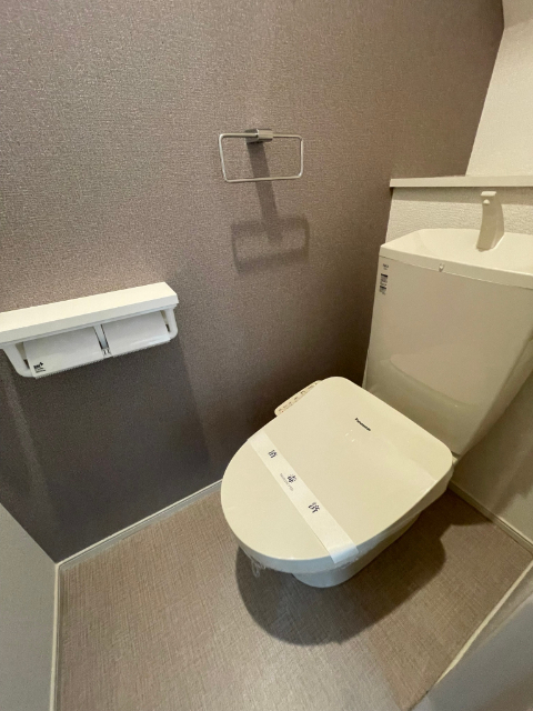 トイレ　温水洗浄便座付き