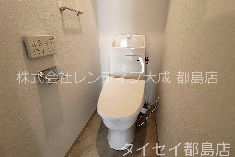 ＪＲおおさか東線 城北公園通駅 徒歩13分 3階建 築6年のトイレ写真
