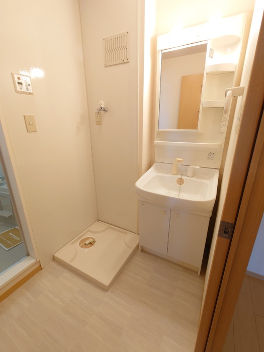 洗面設備　同タイプ別部屋の写真です
