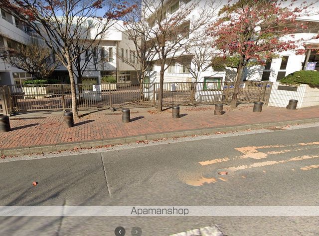 小学校　横浜市立東品濃小学校（小学校）まで285m