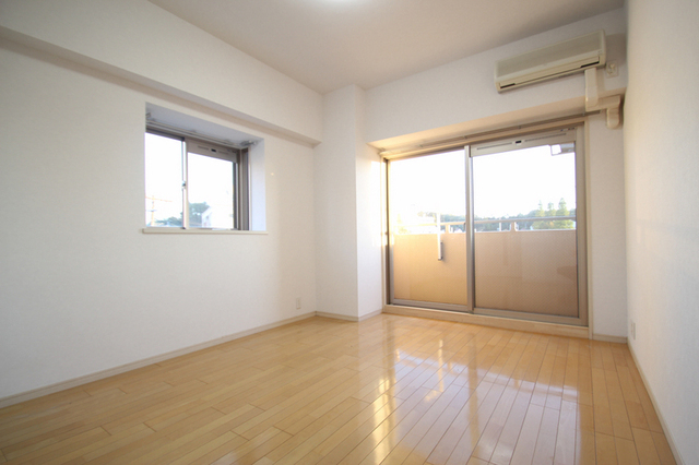 居室・リビング　※他のお部屋の参考写真です