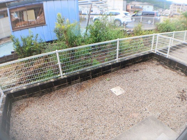 庭　簡単な家庭菜園も楽しめるお庭です