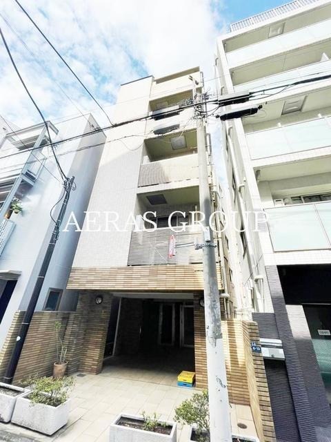 マンション里の外観写真
