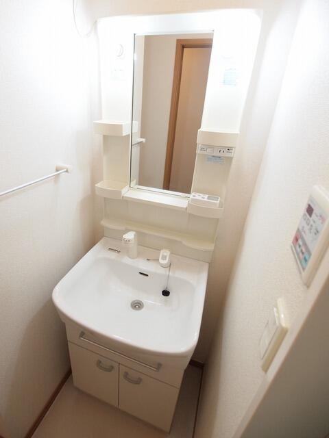 日暮里・舎人ライナー 赤土小学校前駅 徒歩5分 2階建 築19年の内装写真