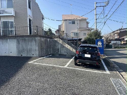 【レオパレスエクレール　IIの駐車場】