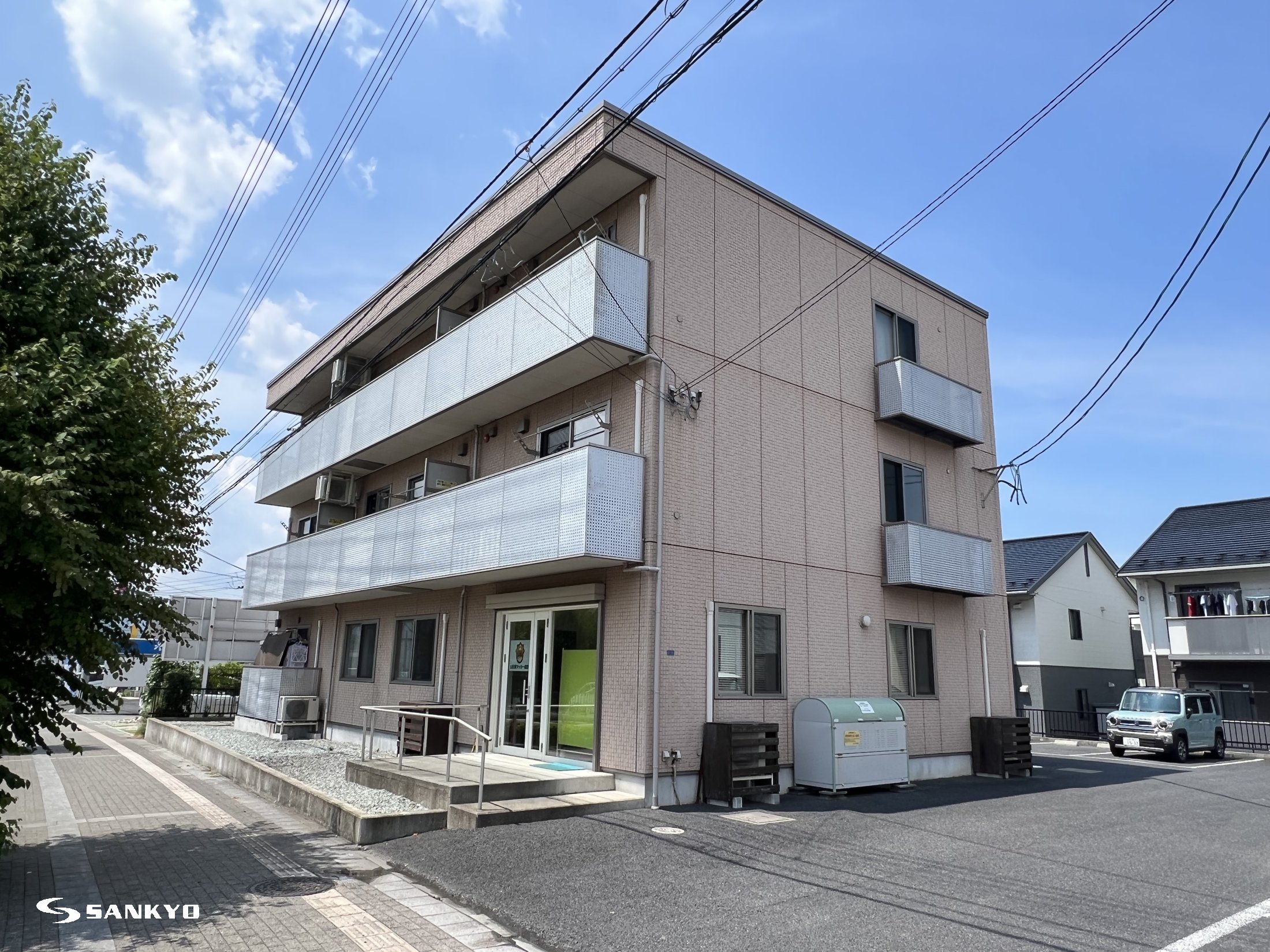 山形市若宮のマンションの建物外観