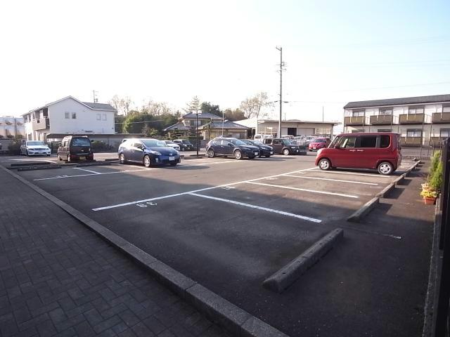 【関市鋳物師屋のアパートの駐車場】