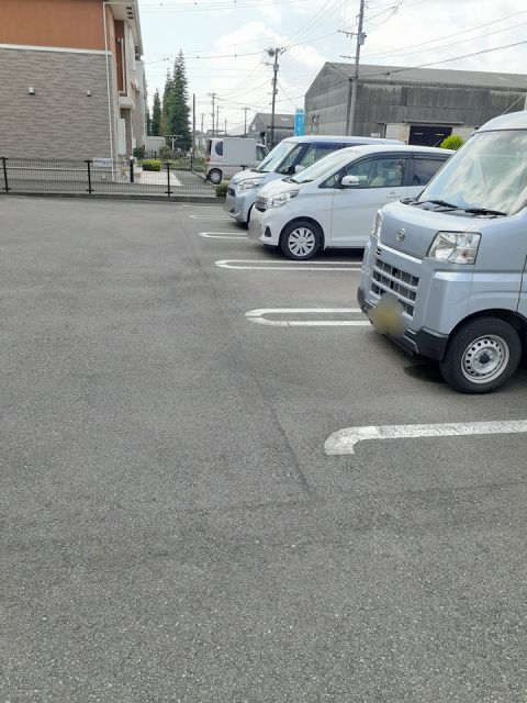 【プリムローズIの駐車場】