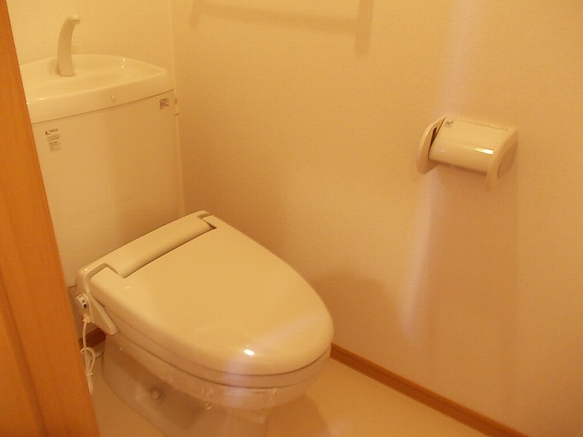【姫路市飾磨区山崎のアパートのトイレ】