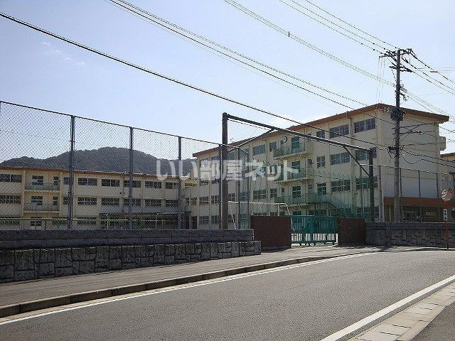 【ハイツ桜橋　A棟の小学校】