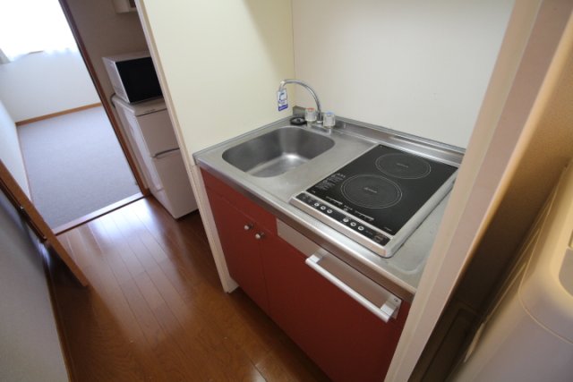 キッチン　同物件、別号室のものです。