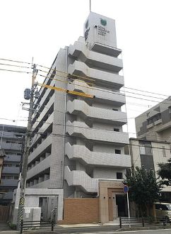 福岡市中央区鳥飼のマンションの建物外観