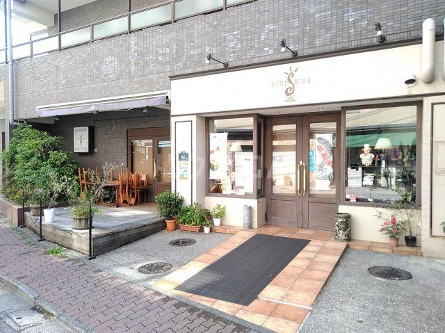 【LEGALAND江古田の飲食店】