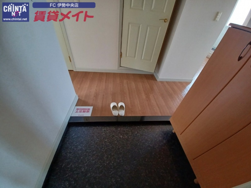 玄関　同型タイプのお写真です。