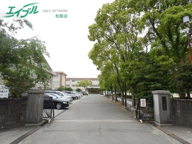 中学校　松阪市立中部中学校（中学校）まで2348m